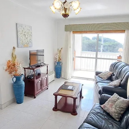 Isabel Dream V, 200m From The Train